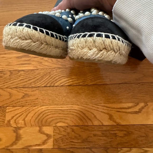 Chanel CC logo cal/pearl espadrilles size 5.5 - Picture 4 of 8